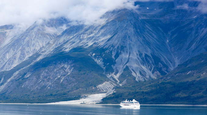 A cruise liner sails into Glacier Bay